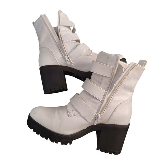 Forever 21 White Faux Leather Buckle Chunky Platform Ankle Boots Size 8 - Picture 6 of 14